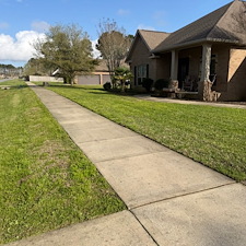 Lawn-Mowing-at-Ashley-Plantation-in-Pace-Florida 2